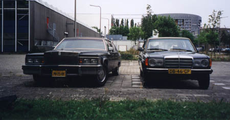 bestuur128 mooie auto (links) en lelijke auto (rechts).jpg